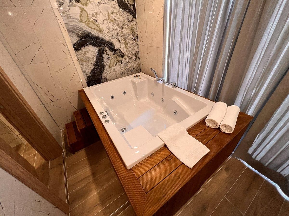 Old Town Point Hotel & Spa - 4