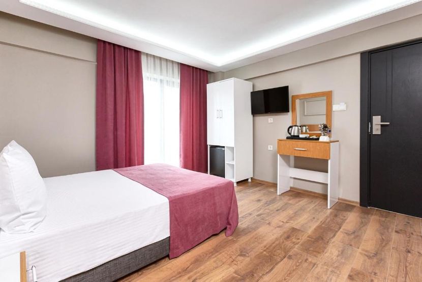 Ria Suites Hotel - 4