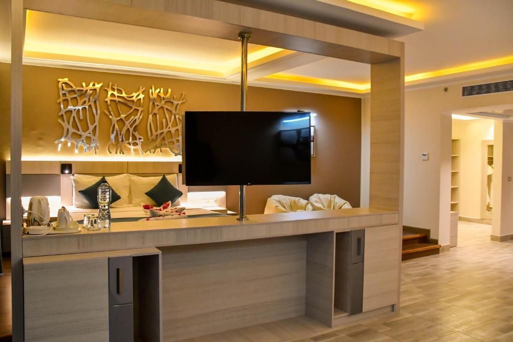 SIRENA AQUA PARK BEACH RESORT & SPA - 4