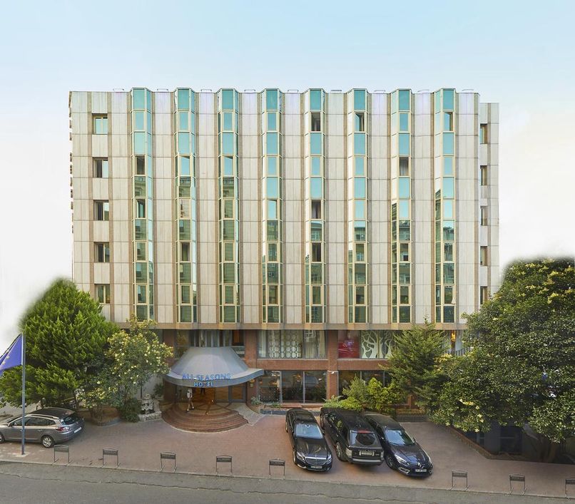 All Seasons Hotel - 1