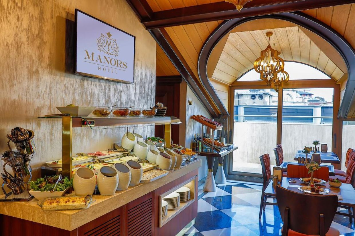 Manors Hotel Special Class - 12