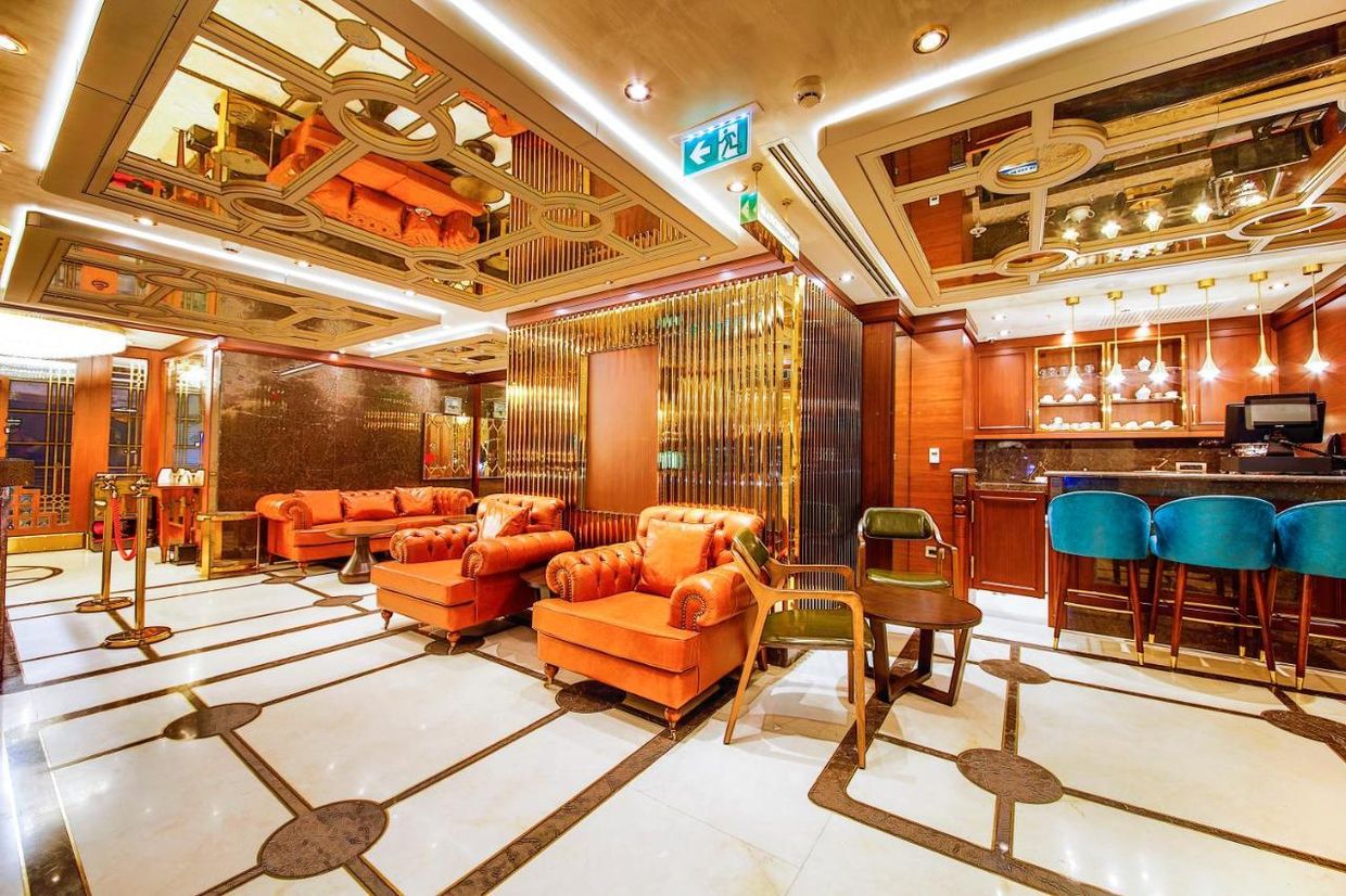 Manors Hotel Special Class - 8