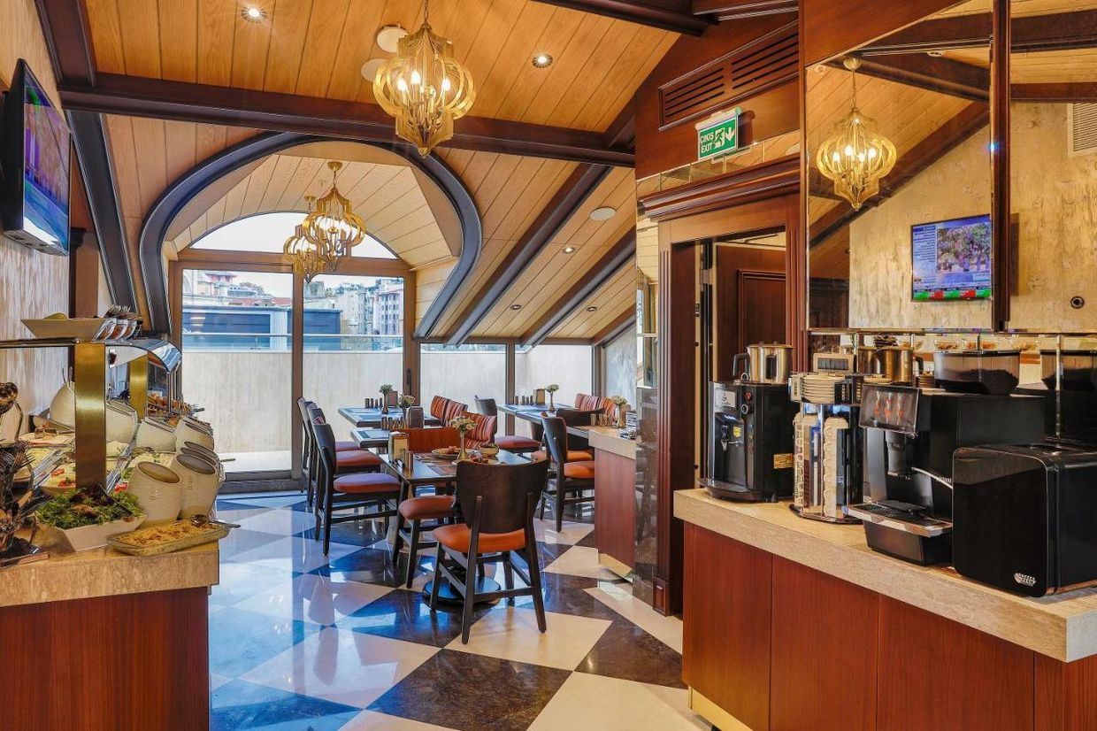 Manors Hotel Special Class - 10