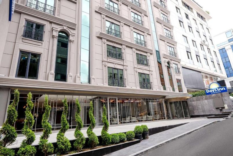 Days Inn By Wyndham Bomonti - 1