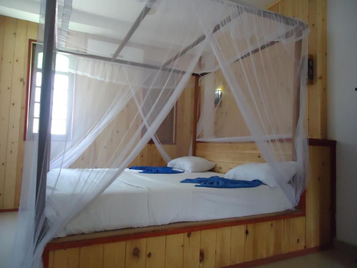 SKY GARDEN HOTEL - 3