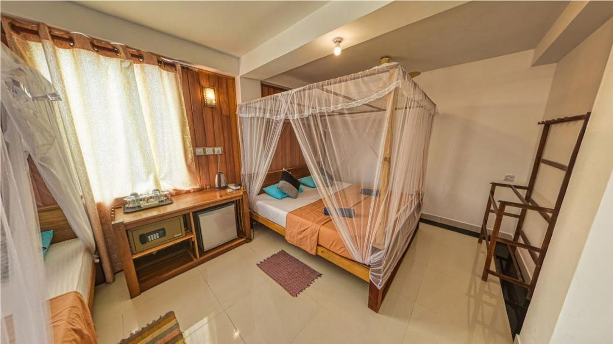 SKY GARDEN HOTEL - 21