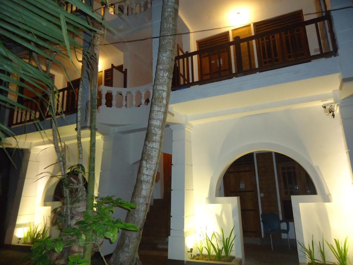 SKY GARDEN HOTEL - 7