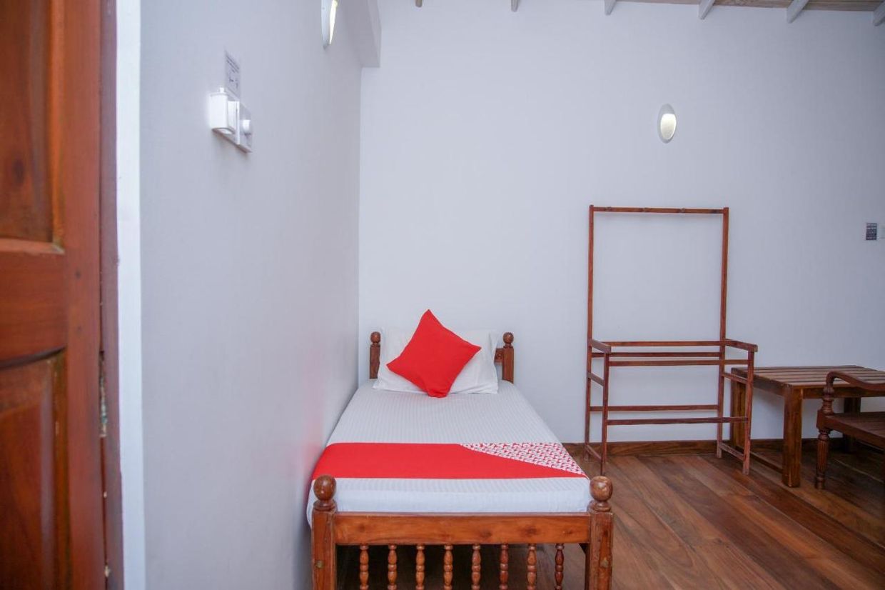 GREEN EDGE VILLA HIKKADUWA - 4