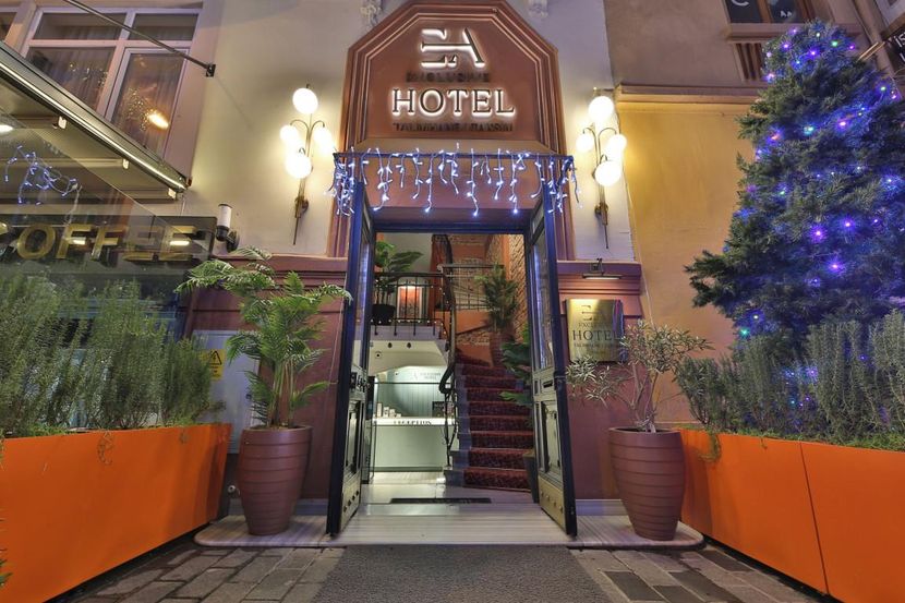 EA Exclusive Hotel - 1