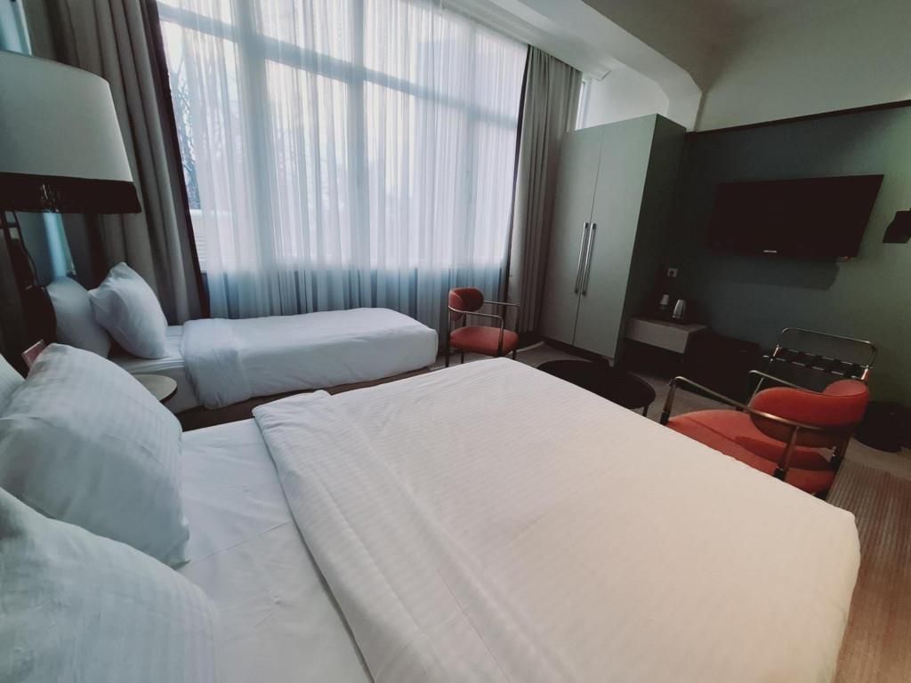EA Exclusive Hotel - 13