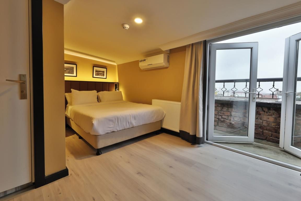 EA Exclusive Hotel - 15