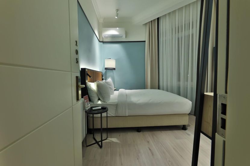 EA Exclusive Hotel - 3