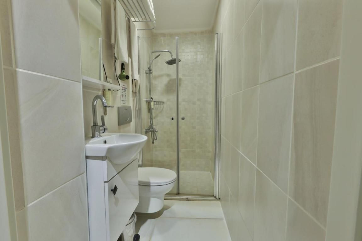 EA Exclusive Hotel - 9