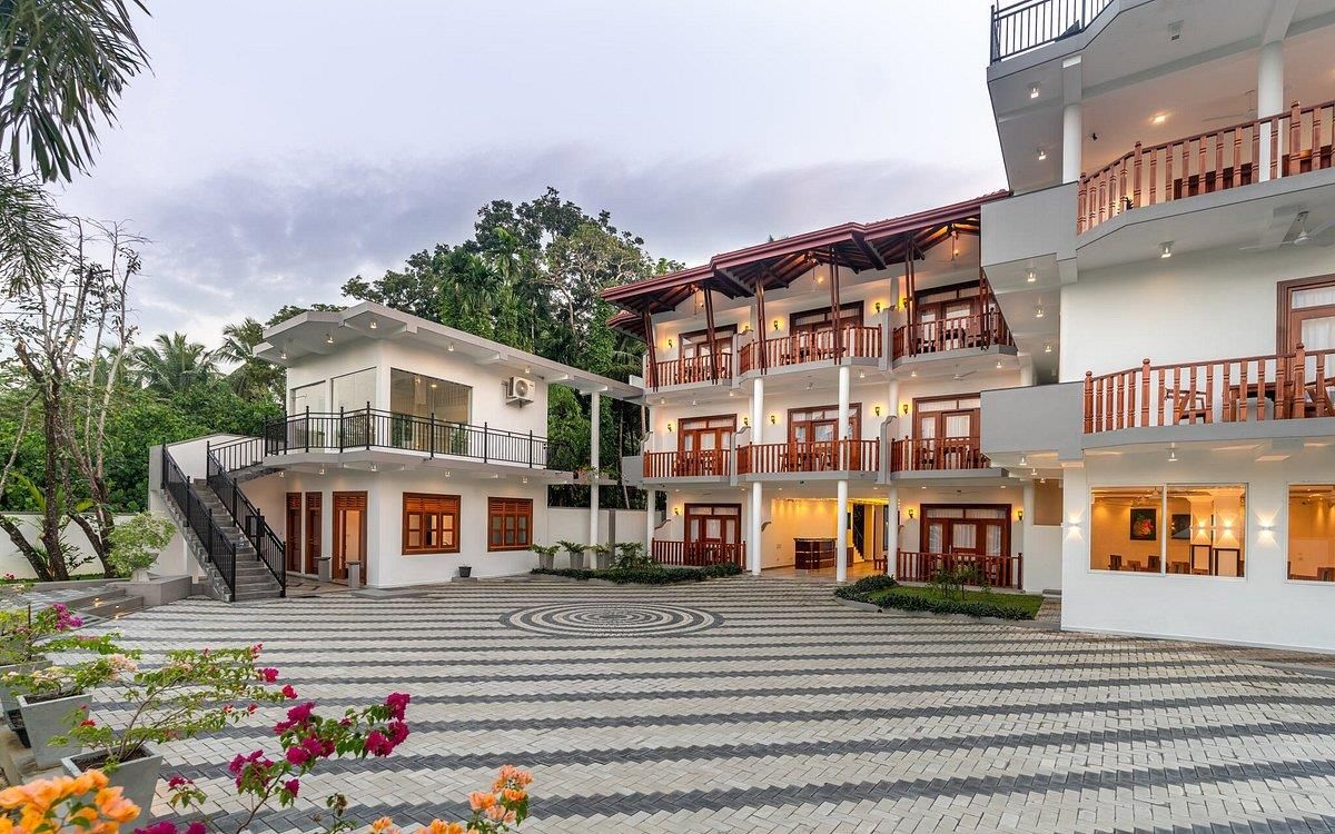 SOUTHERN BLUE SAPPHIRE - 1