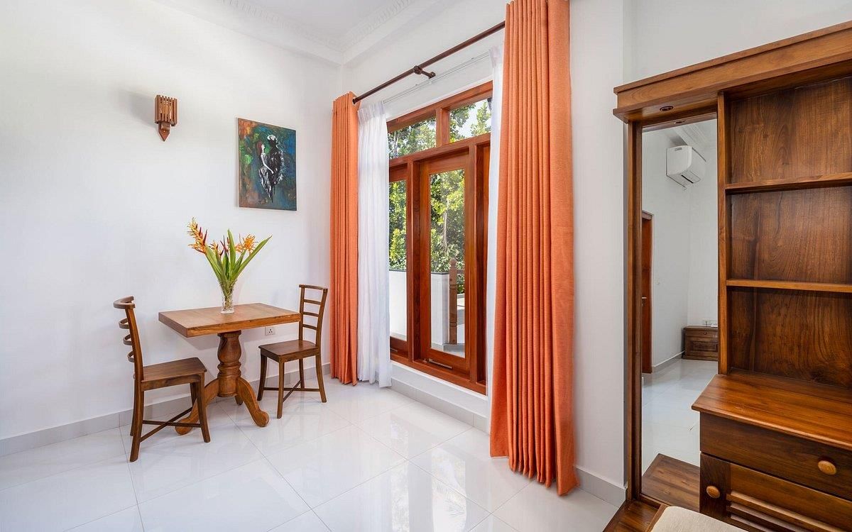 SOUTHERN BLUE SAPPHIRE - 9