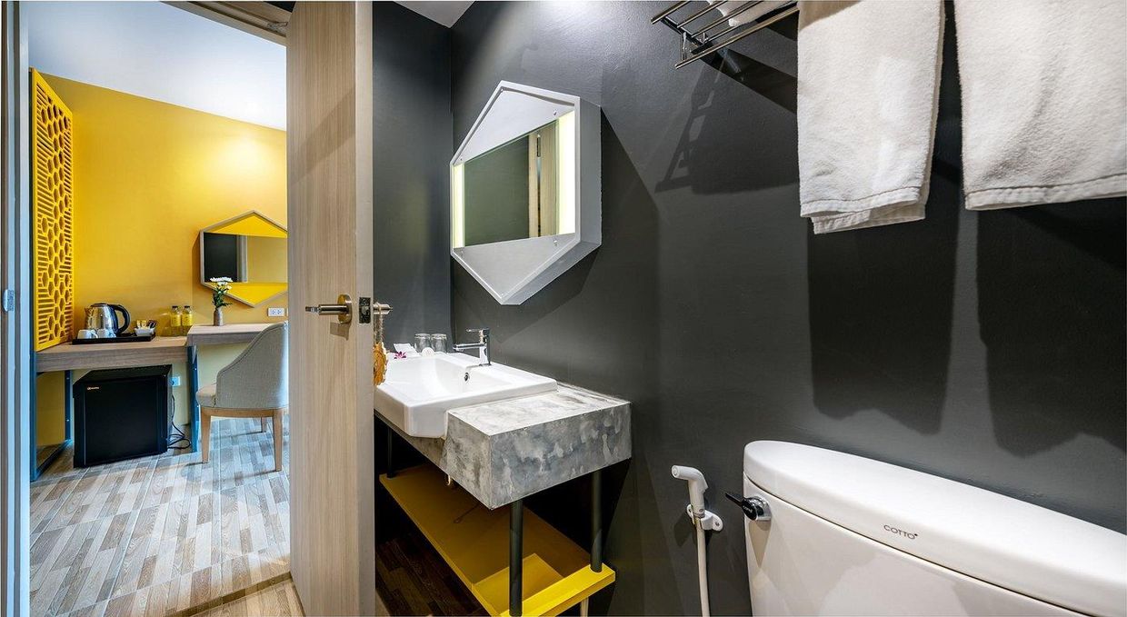 BEEHIVE BOUTIQUE PHUKET HOTEL - 20