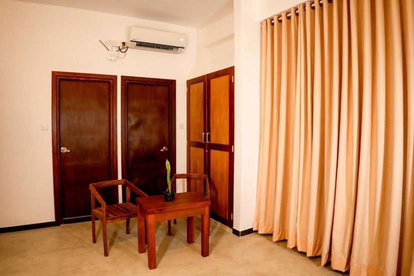 TEVINS PLACE HOTEL - 4