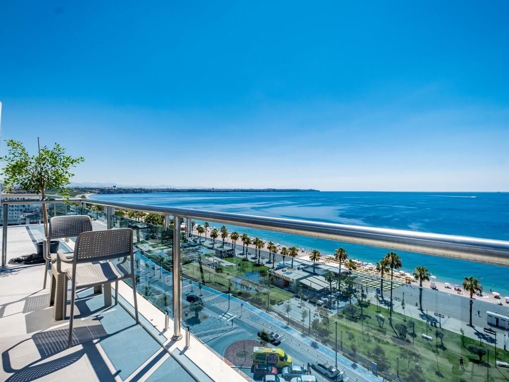 Pearly Hotel Special Class - 15