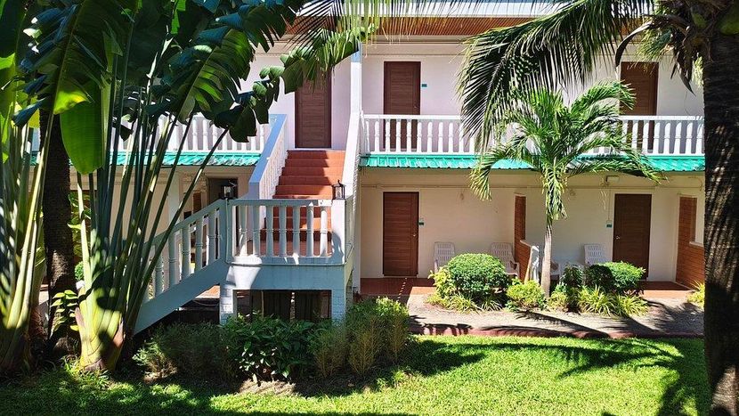 TOUCH SEA BOUTIQUE HOTEL AND BISTRO - 1