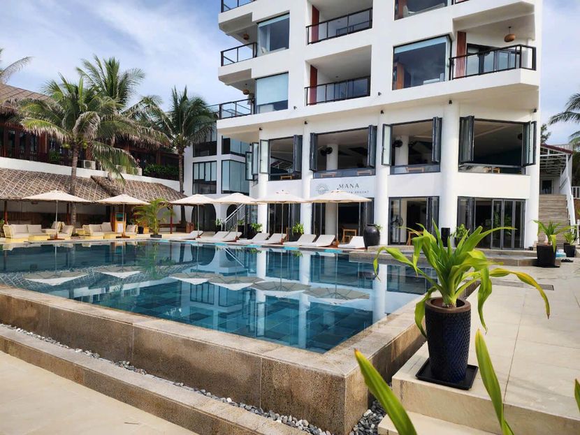 MANA BEACH RESORT - 1