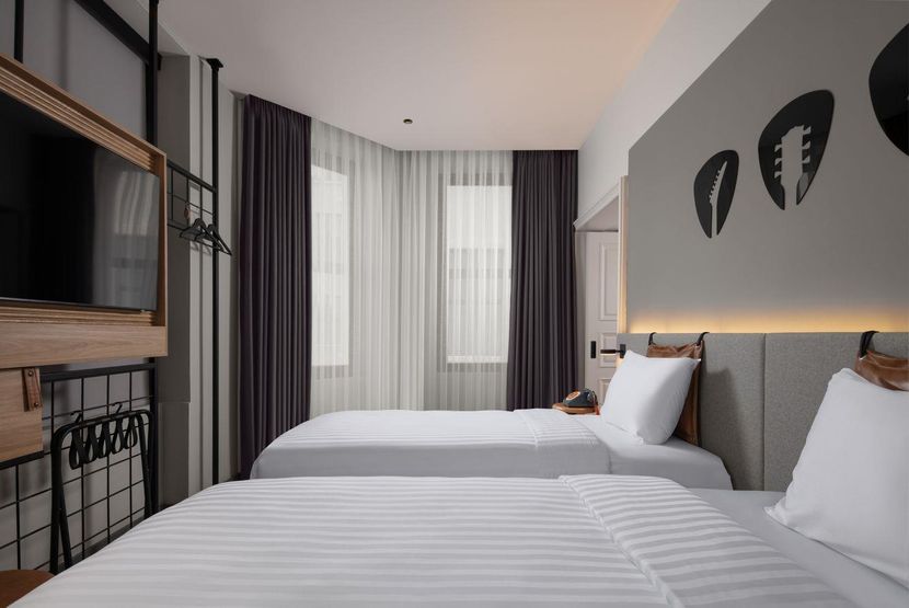 Moxy Istanbul Beyoglu - 3