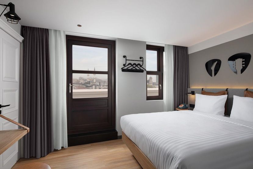 Moxy Istanbul Beyoglu - 4