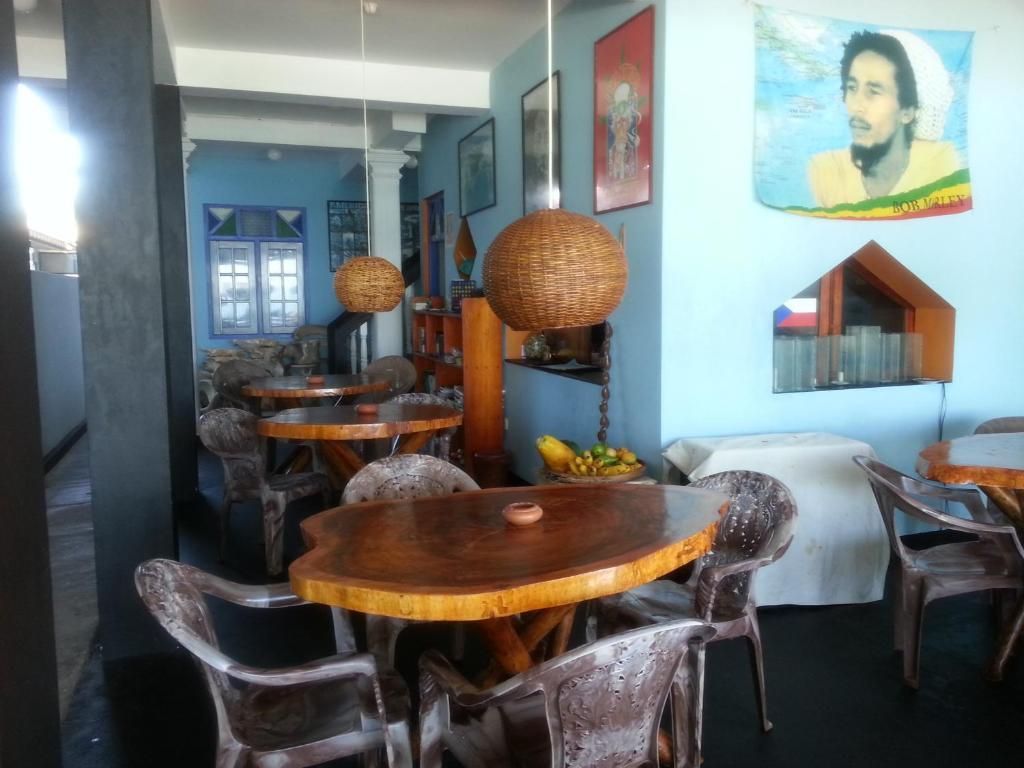 MAIN REEF GUESTHOUSE - 9