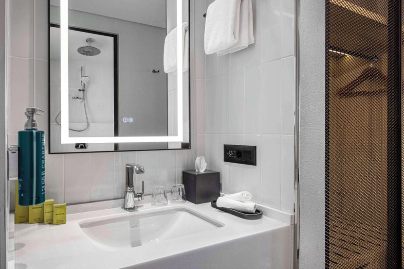 HILTON GARDEN INN - 5