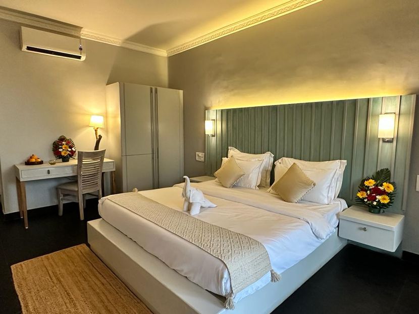 WAVECREST BY JOYSTAYS (ex. SAMARA - A WELLNESS HOTEL BY BHARAT THAKUR) - 4