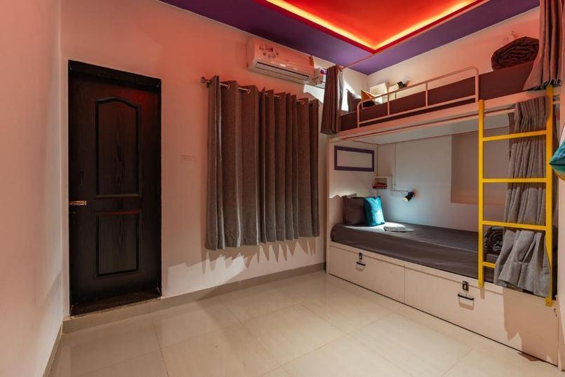 WHOOPERS BOUTIQUE MORJIM - 6