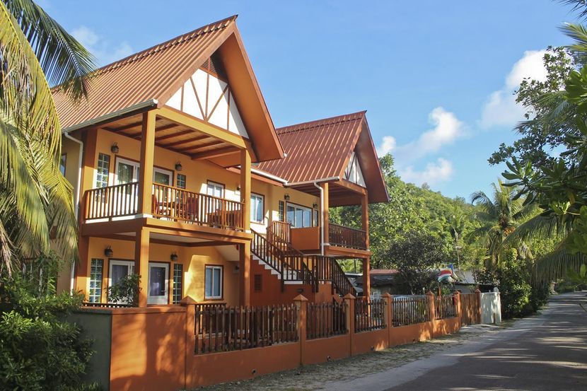 GREEN BLUE BEACH HOUSE - 2