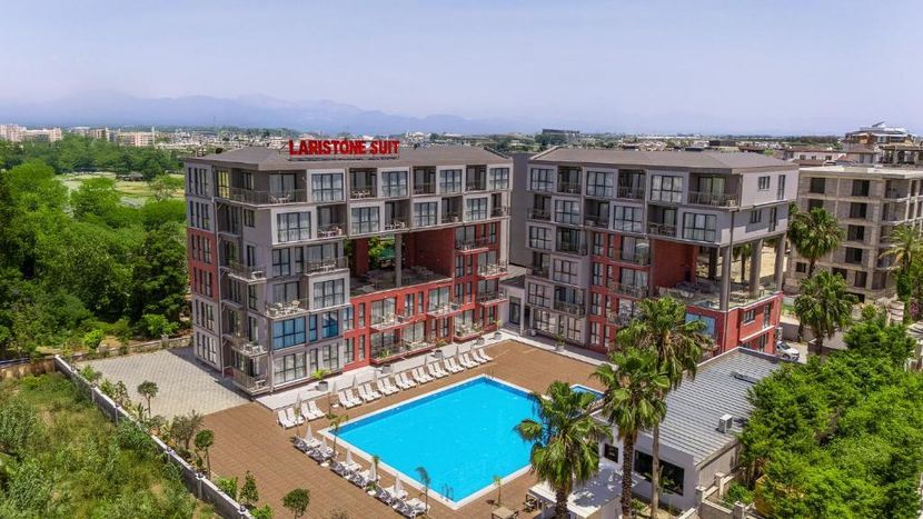 Laristone Suite & Spa - 1