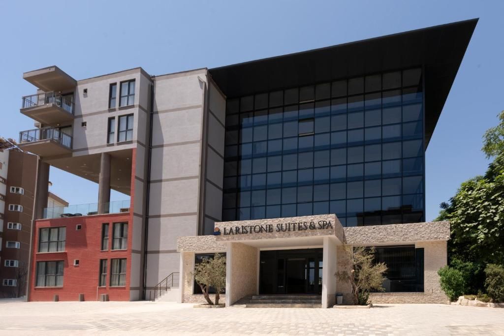 Laristone Suite & Spa - 9