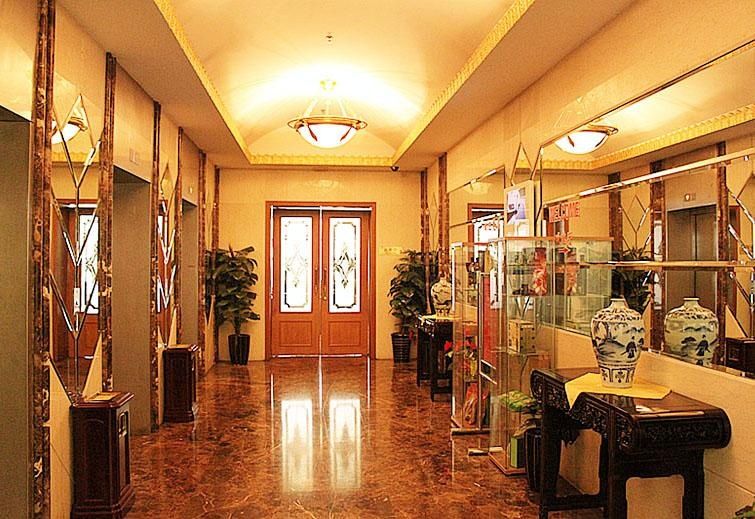 HOLIDAY INN SHANGHAI HUAXIA (上海华夏假日酒店) - 4