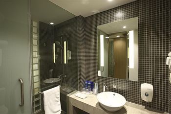 SHANGHAI GONGKANG HOLIDAY INN EXPRESS (上海共康智选假日酒店) - 3