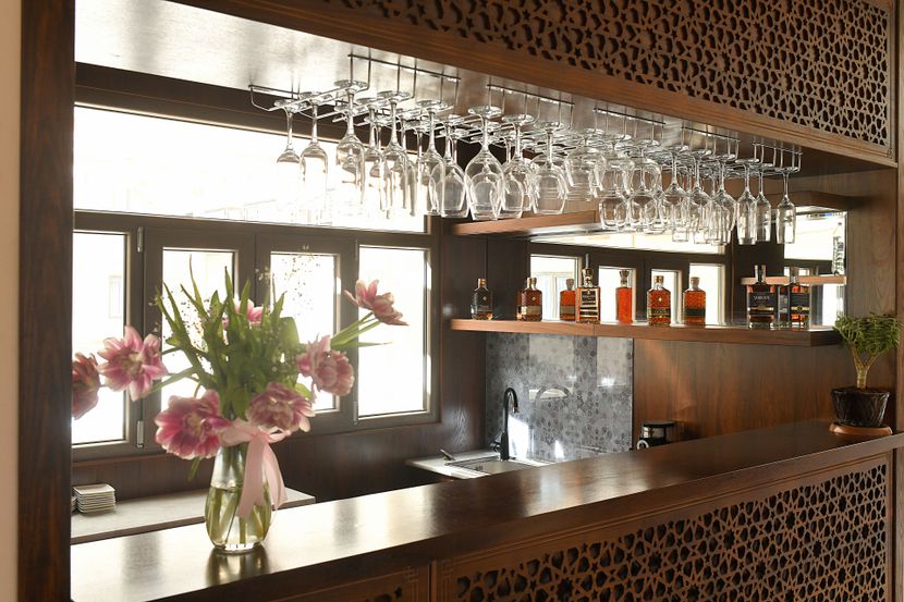 KHAN HOTEL - 4