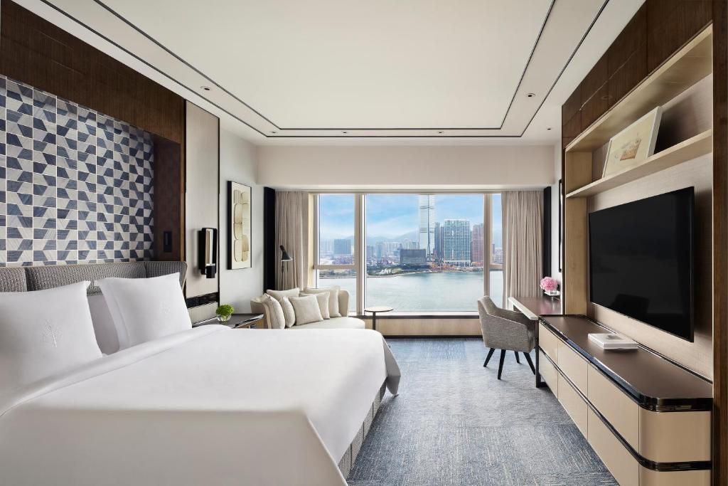 FOUR SEASONS HOTEL HONG KONG - 18