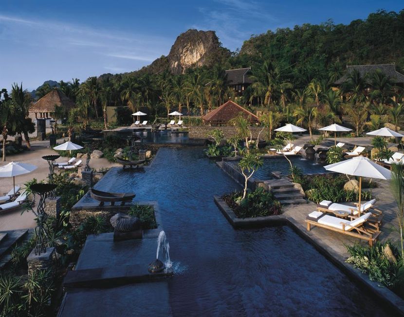FOUR SEASONS RESORT - 2