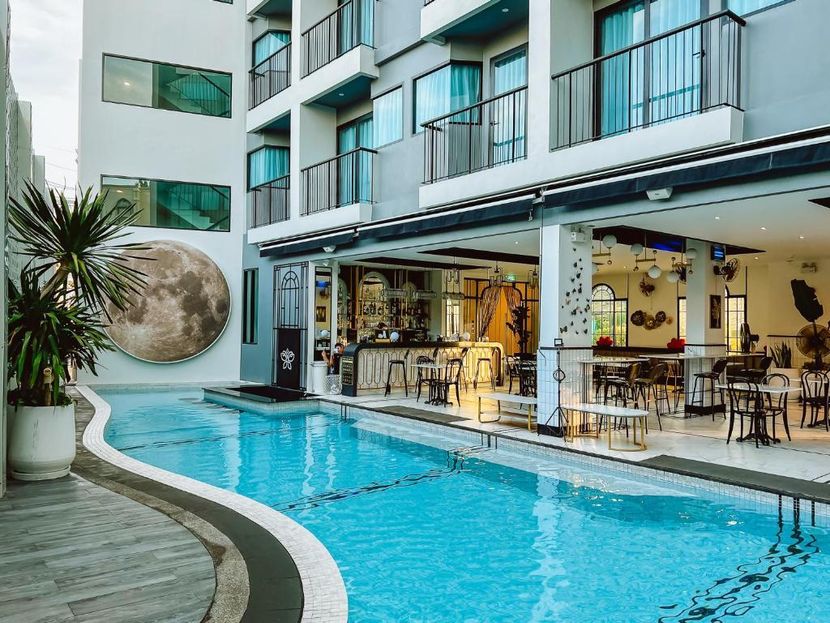 RATRI HOTEL PHUKET OLD TOWN - 1