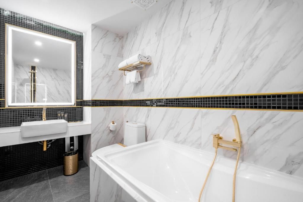 RATRI HOTEL PHUKET OLD TOWN - 5