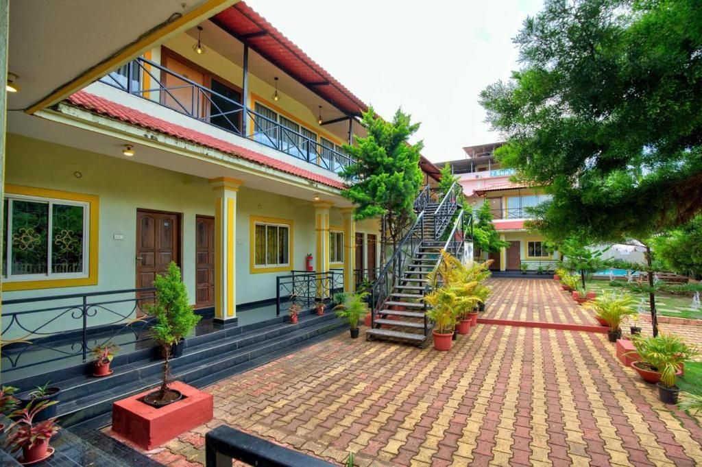 MAYA RESORT GUESTHOUSE - 12