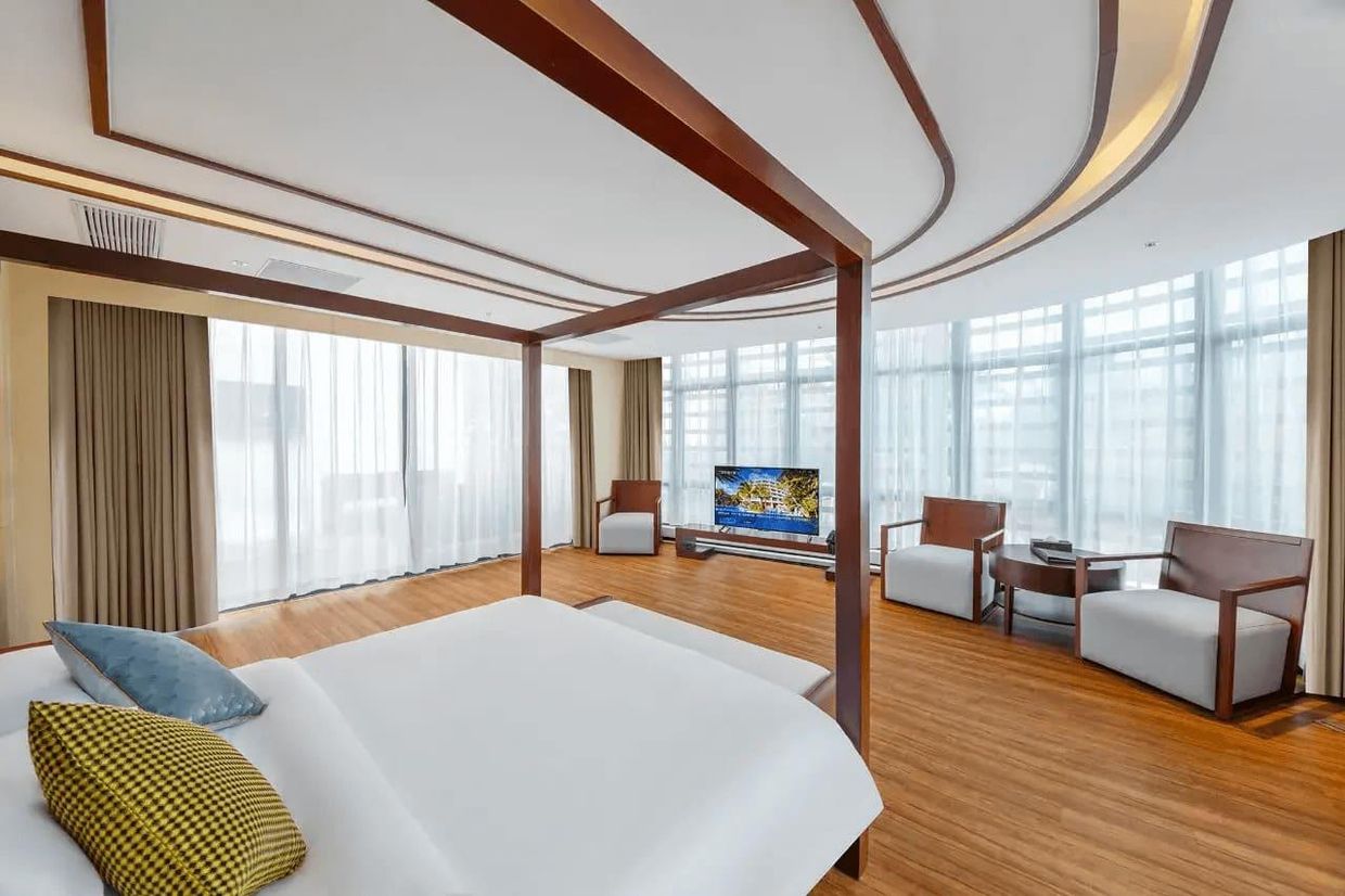 XINJIANG PLAZA HOLIDAY HOTEL - 9