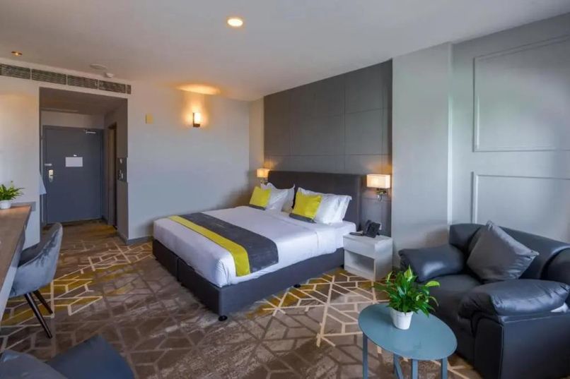 MANHATTAN BUSINESS HOTEL - 3