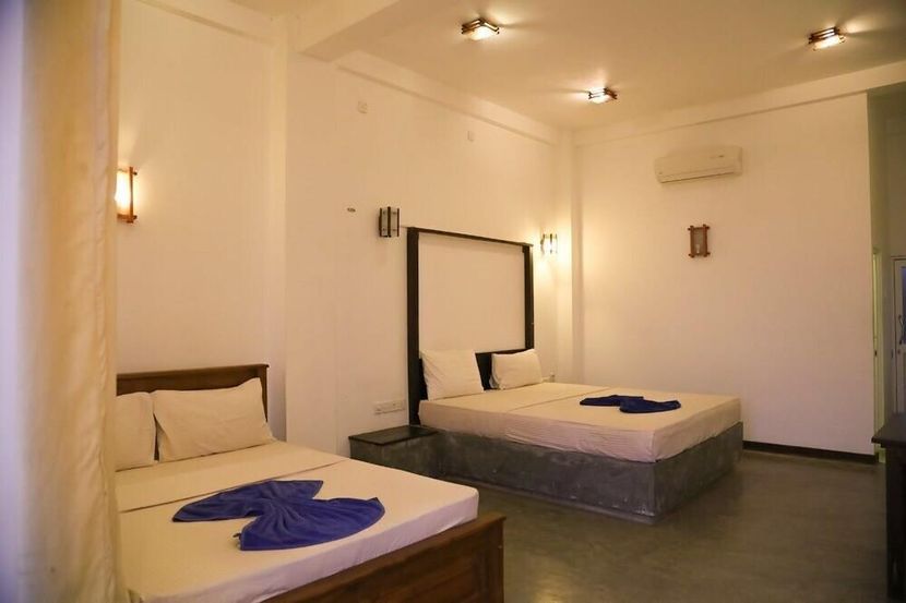 COZY COCOS HOTEL - 2