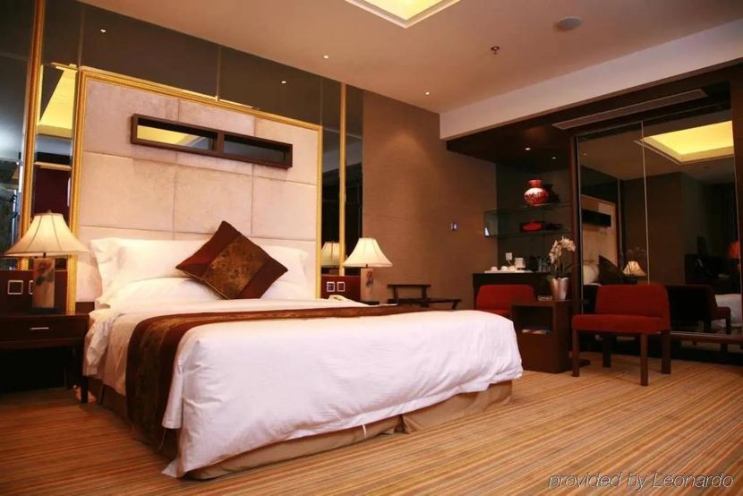 TIANYU GLORIA GRAND HOTEL XIAN (西安天域凯莱大饭店（建筑科技大学李家村地铁站店）) - 3