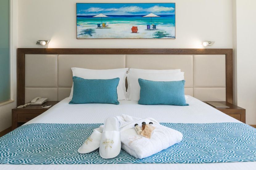 GOLDEN BAY - 4