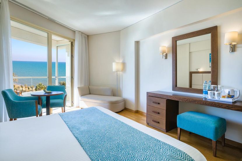 GOLDEN BAY - 6