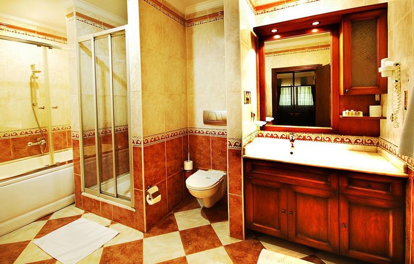 Golden Crown Hotel - 2