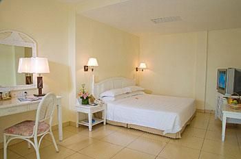 GOLDEN PHOENIX SEA VIEW HOTEL - 15