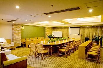 GOLDEN PHOENIX SEA VIEW HOTEL - 24